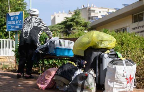 עקורים , מפוני 7 באוקטובר על החיים בלי בית (ספר חדש)